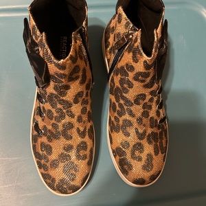 Girl boots